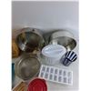 Image 5 : Wooden Knife Holder, Water Pitcher, Ice Trays, Plastic Cup, Cake Pans