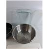 Image 3 : Cooking Pot, Plastic Cutting Board, Pyrex Glass Baking Dish, Metal Bowl 12", Misc