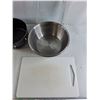 Image 5 : Cooking Pot, Plastic Cutting Board, Pyrex Glass Baking Dish, Metal Bowl 12", Misc