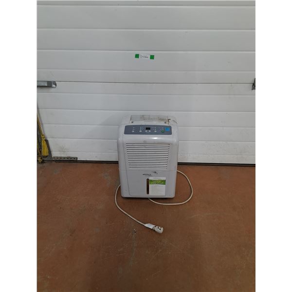 Soleus Air Dehumidifier - Powers On, As Is 19" x 13" x 11", Pickup Only