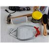Image 5 : Workpro Hammer, Precision Screwdrivers, JBL Speaker, Shoe Brush, Hair Styling Gel, Hair Trimmer