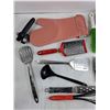 Image 3 : Cooking Pot, Nut Cracker, Pizza Cutter, Spatulas, Whisk, Magnifying Glass, Misc