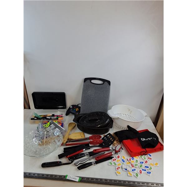 Cutting Board, Easy Weaving Loom, Kitchen Utensils, Roasting Pan, Classic Controller, Uno Quatro