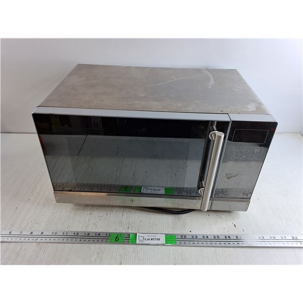 Microwave - Powers On, As Is 19" x 12" x 11", Cannot Ship