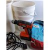 Image 4 : Black & Decker 18V Drill, Extension Cord, Schwans Backpack, Plastic Buckets, Trash Bin, Misc