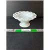 Image 1 : Milk Glass Footed Bowl 3.5" Tall
