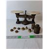 Image 1 : Vintage Ohaus Balance Scale with Weights