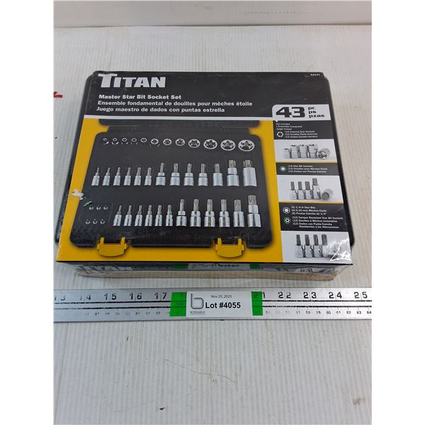 NOS Titan 43 Piece Master Star Bit Socket set-sealed