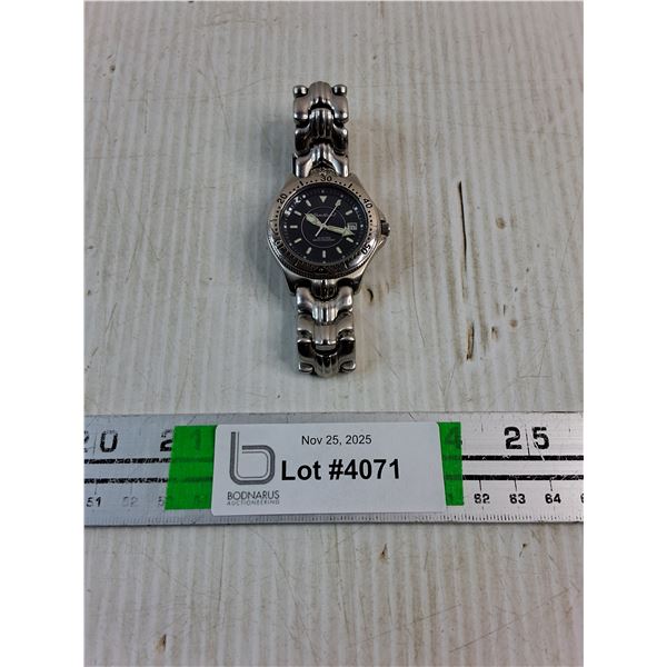 (1) Eddie Bauer Men's Silver Toned Link Band Analog Watch water resistant-working