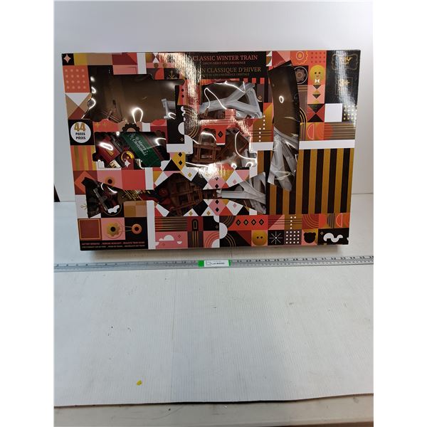 Classic Winter Train Set-Complete and Working