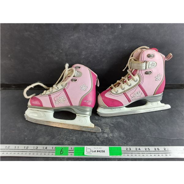 CCM Kids Ice Skates - Size 13J