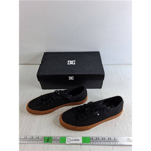 Mens DC Sneakers - Size 12 - Like New