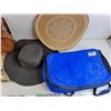 Image 5 : Steve Madden Ladies Purse, Ladies Sun Hat, Pyrex Portables Insulated Bag, Placemats, Misc
