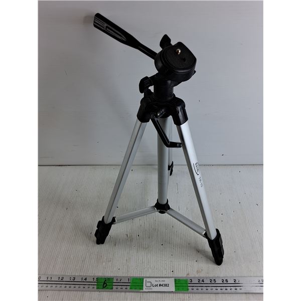 Digital Concepts Tripod 17"