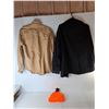 Image 2 : (2) Men's Shirts-L & Toque