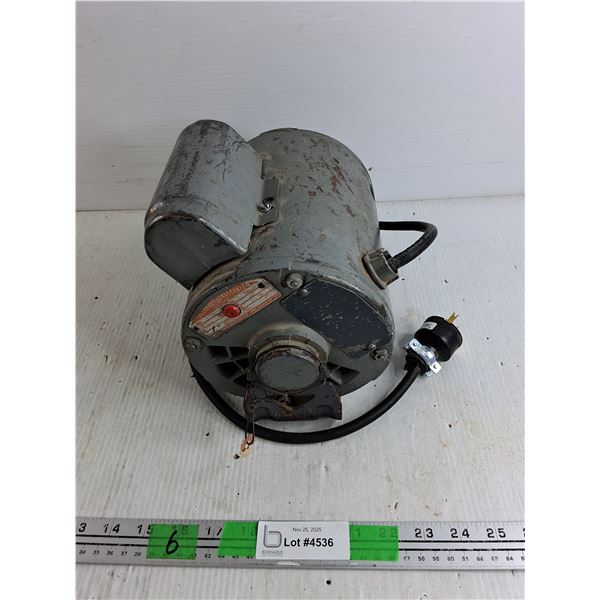 General Electric 3/4HP 120V 1925 RPM Motor - Powers On, As Is, Cannot Ship