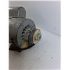 Image 4 : General Electric 3/4HP 120V 1925 RPM Motor - Powers On, As Is, Cannot Ship