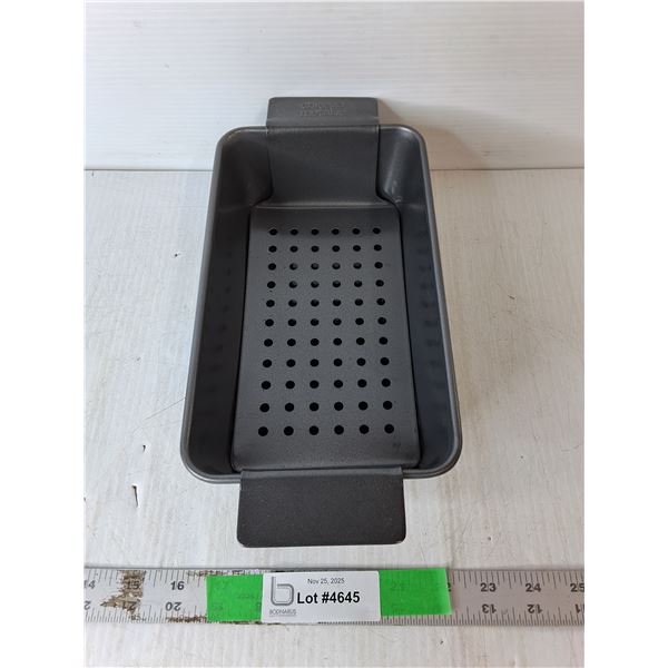 Chicago Metallic 9" x 5" Meatloaf Pan