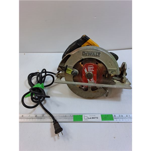 Dewalt Circular  Saw - Powers On , As Is