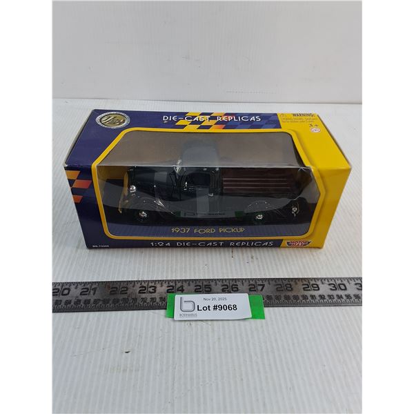 Motor Max In Box 1:24 Scale 1937 Ford Pickup