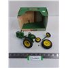 Image 1 : John Deere In Box 1:16 Scale 1941-46 Model LA Tractor - Damaged - As is