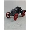 Image 3 : Die-Cast Replica 1930's International 8-16 Kerosene Farm Tractor - Approx 1:20 Scale