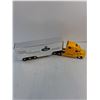 Image 2 : Die-Cast Mack "Vision" Semi-Tractor & Trailer - 22.5" Length