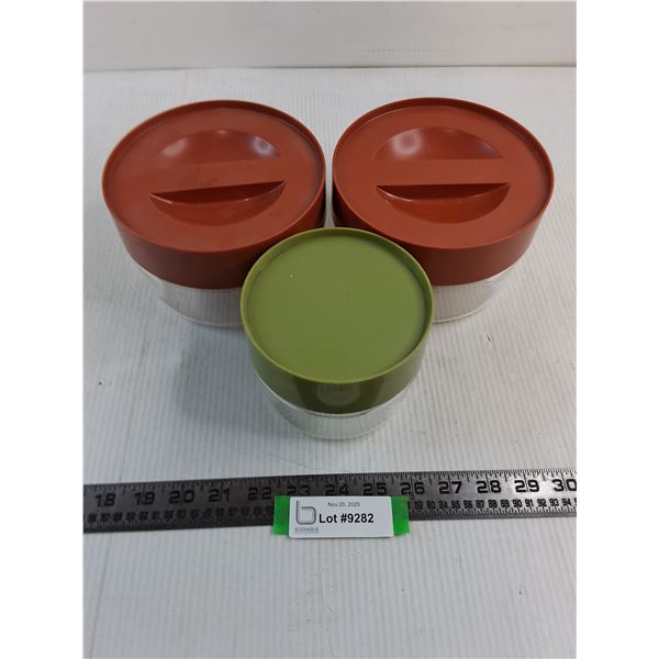 (3) Pyrex Dry Food Storage Containers w/Lids - 6", 6", 5" Diameters