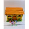 Image 1 : Mattel Dora the Explorer House & Figurine Set - 17" x 13" x 13" - Preferred Pick-Up
