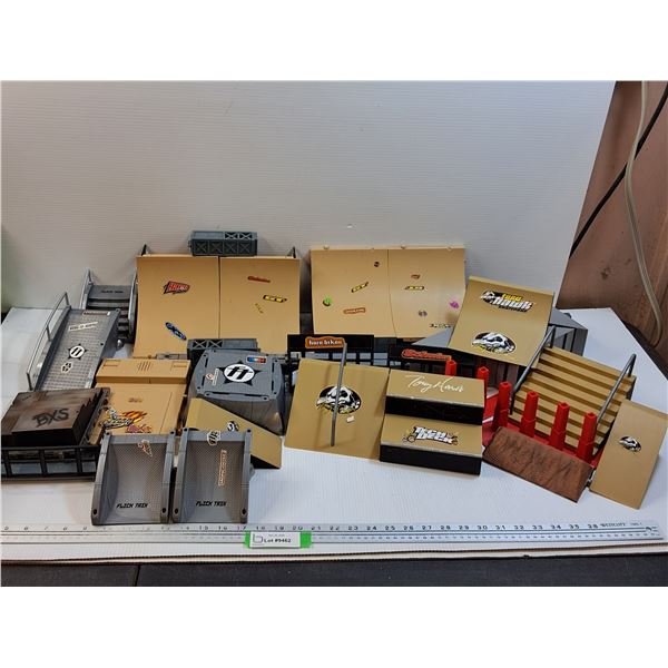 Mini Skatepark Toy Set