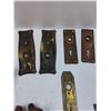 Image 3 : Vintage Door Handle Hardware Lot: Door Knobs, Hinges, Face Plates