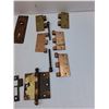 Image 5 : Vintage Door Handle Hardware Lot: Door Knobs, Hinges, Face Plates