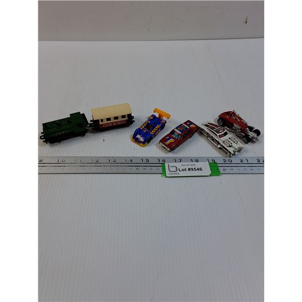 Matchbox Train & Car Set, (4) Die Cast Cars: Hot Wheels & Misc