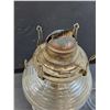 Image 4 : White Star Kerosene/Oil Lamp w/Hurricane Shade - 17" x 5.5"