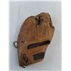 Image 3 : Vintage 1950's Leather Trapper-Style Baseball Glove