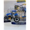 Image 2 : New Holland Die Cast Tractor & Grain Cart Set in Box - 1:64 Model Scale