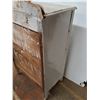 Image 6 : * Vintage Wooden 4-Drawer Dresser on Castors - Paint Flaking -18x28x46" - Pickup Only