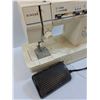 Image 2 : Singer Sewing Machine - Powers On - Model 4525 C - HEAVY< CANNOT SHIP