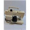 Image 4 : Singer Sewing Machine - Powers On - Model 4525 C - HEAVY< CANNOT SHIP
