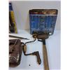 Image 3 : Lot: (2) Saws, Tool Belt, Pull Start, Hammer, Misc