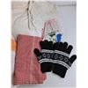 Image 4 : Winter Gloves, Kitchen Towel, Misc Sheets/ Cloth