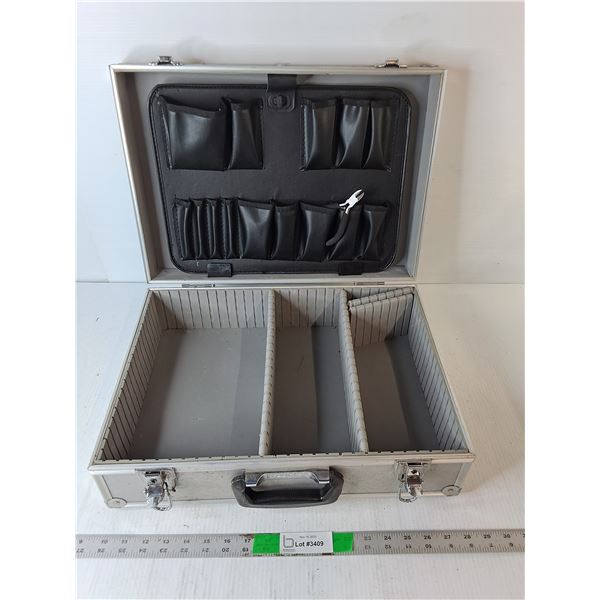 Padded Metal Storage Case 18.25" x 13.25" x 6.25", Pickup Preferred