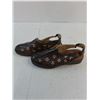 Image 3 : Pair of Tradition Size 10 Women's Sandals - Appears Unused