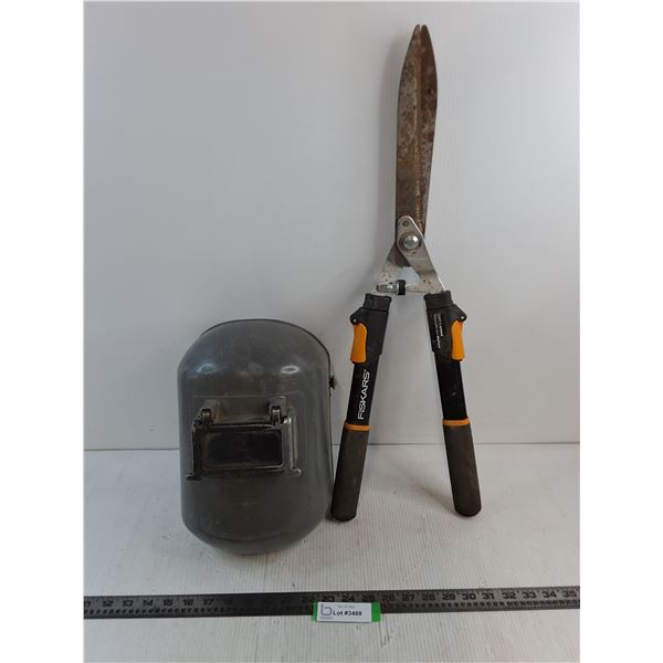 Fiskars Extendable Pruning Shears - Some Rust, Welder's Helmet - As is