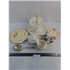 Image 1 : Assorted Vintage Porcelain Dishes