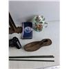 Image 6 : Horse Surround 110V Fence Charger, Brass Vase, Sony DualShock 2 Joystick, Tea Mug, Phone Case, Misc