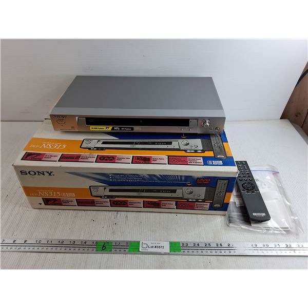 Sony CD/DVD Player - Powers On, As Is