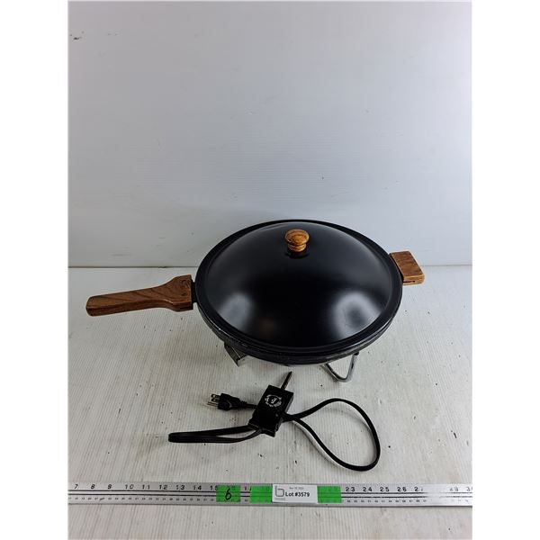 14"  Electric Wok Pan with Lid - Powers On, As Is