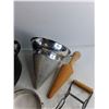 Image 3 : Canner with Accessories, 14", Strainer, Jar Lifter, Misc