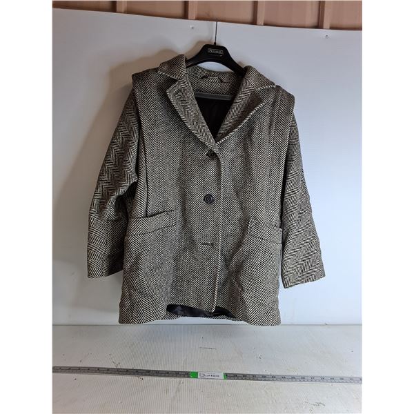 Winter Time by HERMAN KAY Wool Blend Jacket With A Herringbone Design Size 14
